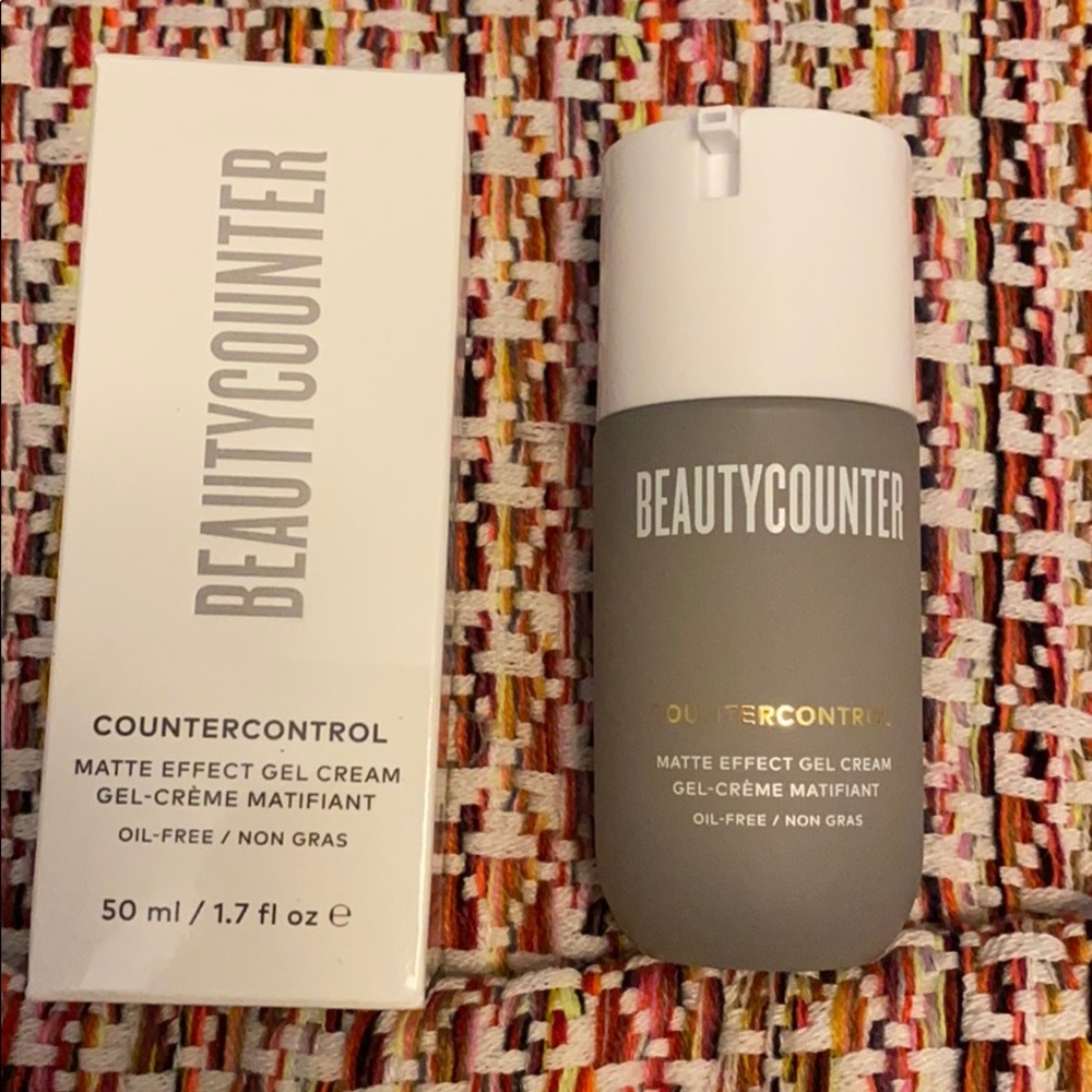 Matte effect gel cream beautycounter
